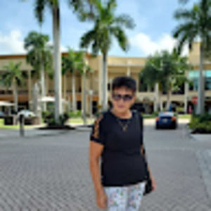 Meet your Posher, Elena